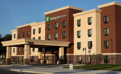 Holiday Inn Express & Suites Omaha South Ralston Arena by IHG