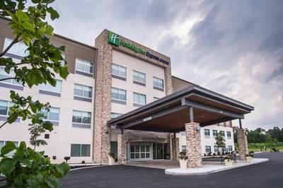Holiday Inn Express & Suites Kingston-Ulster by IHG