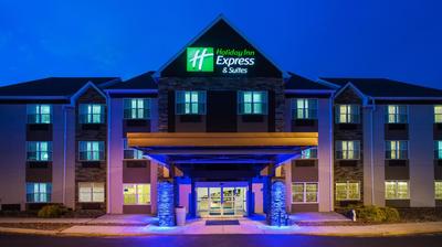 Holiday Inn Express & Suites Wyomissing by IHG