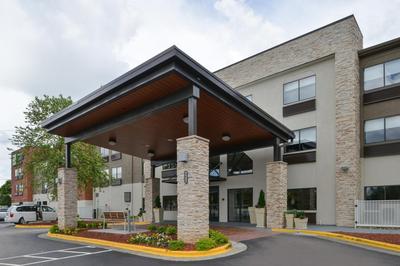 Holiday Inn Express & Suites Raleigh NE - Medical Ctr Area by IHG