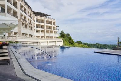 Twin Lakes Hotel near Tagaytay