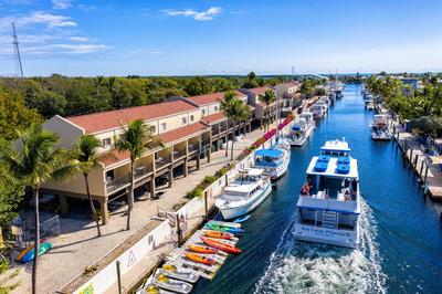 Waterside Suites and Marina, Photo 2