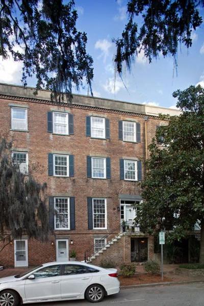 Newly Renovated 4 bed 3 bath and 2 Parking Spots