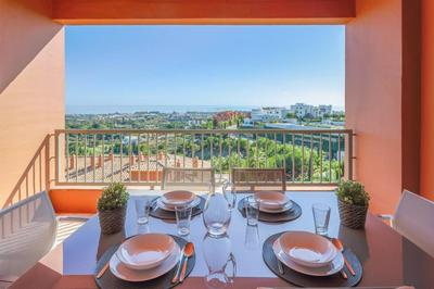 Royal Apartment w/shared pool, terrace &A/C