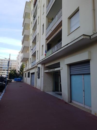 ++++ renovated cosy 50m2 sunny flat / balcony / close to beach and to the Palais des festivals ++++
