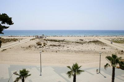 AT038 Vistas de la playa, primera línea con piscina