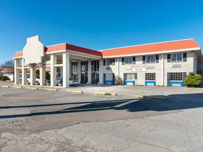 Rest Inn - Extended Stay, I-40 Airport, Wedding & Event Center