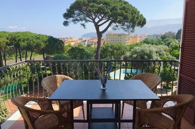 Cozy Sorrento Apartment