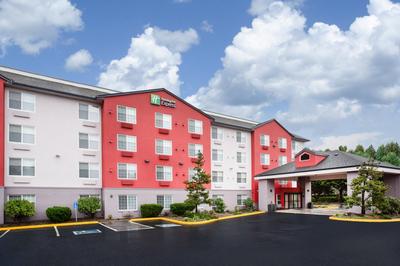 Holiday Inn Express & Suites Lincoln City by IHG