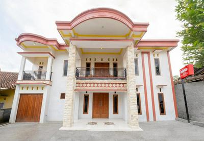 OYO 3076 Lilik Homestay Syariah