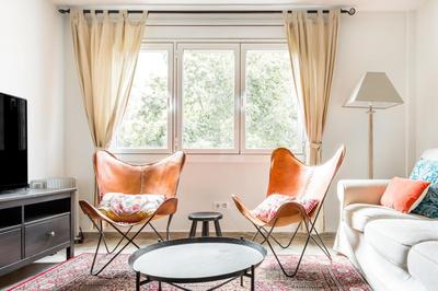 Charming Apartment With Vibrant Accents