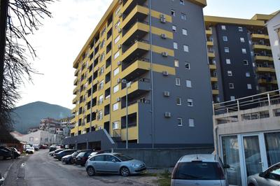 R Apartment