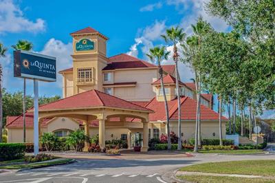 La Quinta by Wyndham Orlando Airport North - On Property Food Trucks & Free Airport Shuttle!