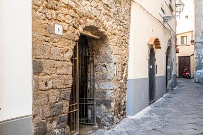 36 Steps in Tasso Square