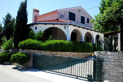 Charming Villa Nika with the pool