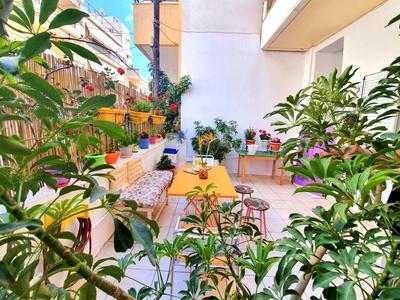 Casa Bonita, House with Private Entrance and Garden, between center and sea
