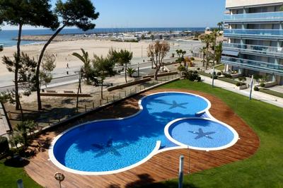 AT161 Vistas a la playa, piscina y equipamiento completo