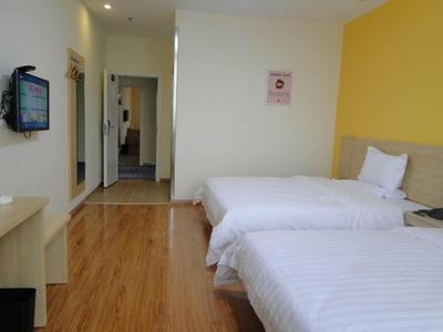 7Days Inn Taihe Guoxing Auto and Agricultural Machine City