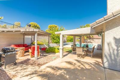 Relax in style!! Pool, Vegas games, RV parking