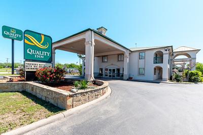 Quality Inn Three Rivers