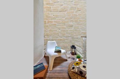 Valletta Art House - Retro Bordello