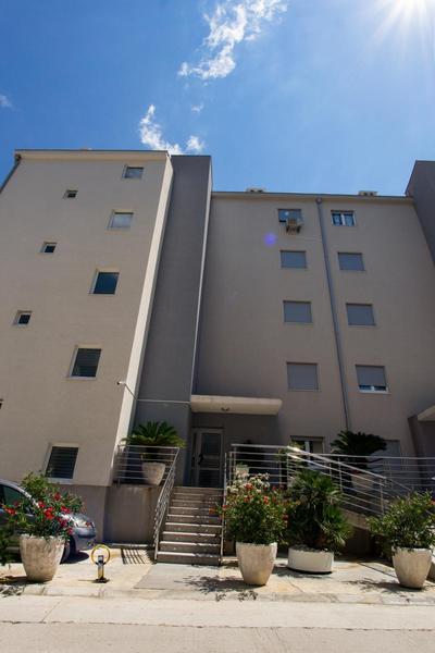 Peace 2 Apartments with parking