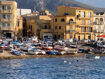 Aspra al delfino blu