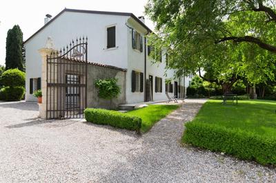 VILLA SACCOMANI