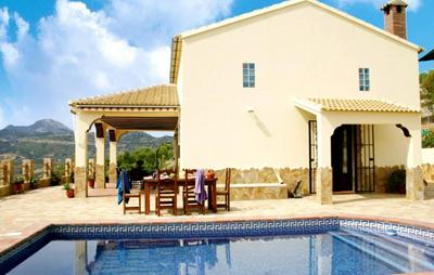 Comfortable Chalet in El Gastor with Private Pool