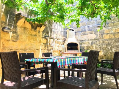 Charming House in Ix - Xewkija with Terrace and Barbecue