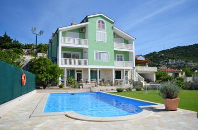 Modern apartment in Peracko Blato with sea view and pool
