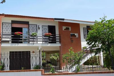 EtnaFamilyHouse