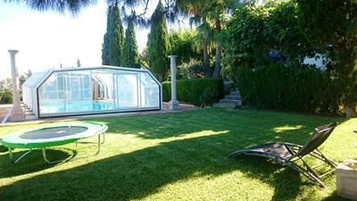 Luxurious villa in Estepona with pool