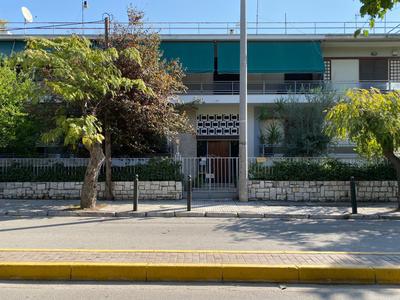 Renovated apartment in Kifissia Center near Metro G25