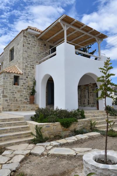 LAINI LUXURY SUITES
