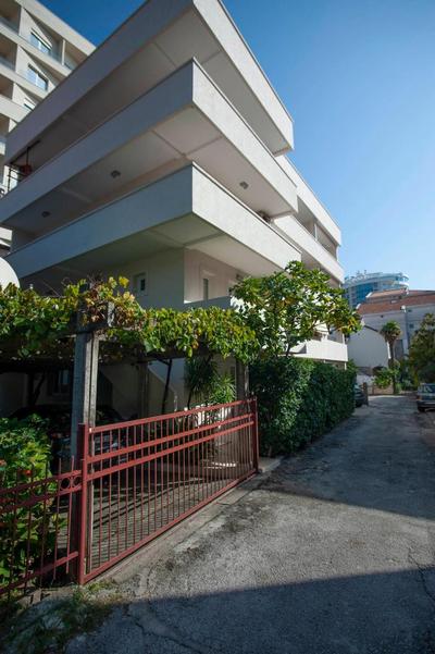 Mandir apartments - Center