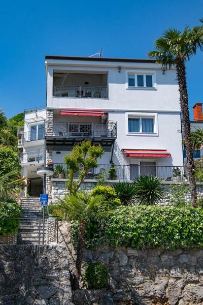 Villa Tomić Apartment Mia near the sea