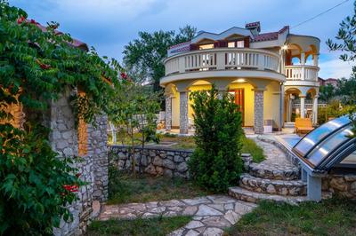 Lusi house