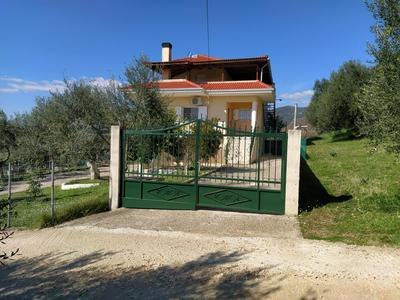 Loutro House