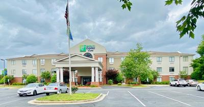 Holiday Inn Express & Suites Reidsville by IHG