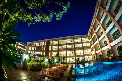 Paragon Suites Resort