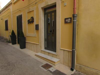 B&B CryAgo