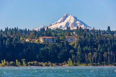 Columbia Cliff Villas