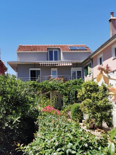 Apartments Sanda Tribunj