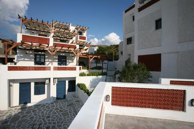 St George Studios & Apartments