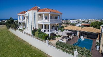 Marilyn Manor, Exclusive Hideway, By ThinkVilla