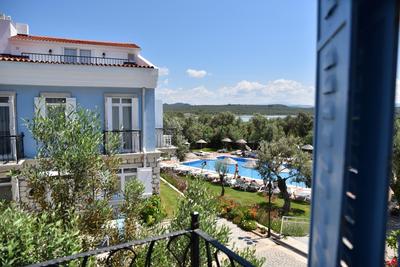 Zeytin Arası Apart Otel