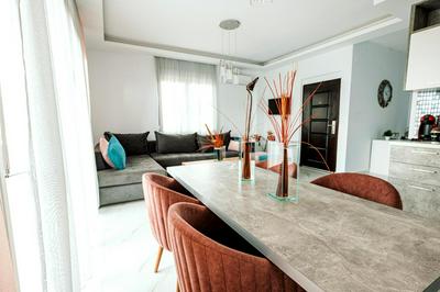 Design Suites Efharis (Brusco)