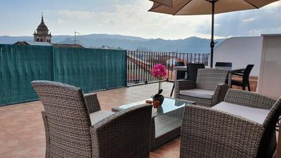 Luna - Disfruta de Ourense en este piso con terraza en el casco histórico