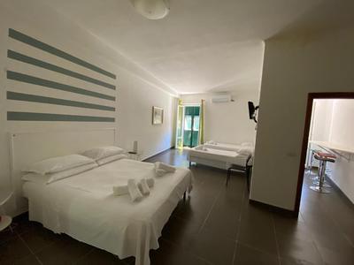 Vernazza Holidays Apartments
